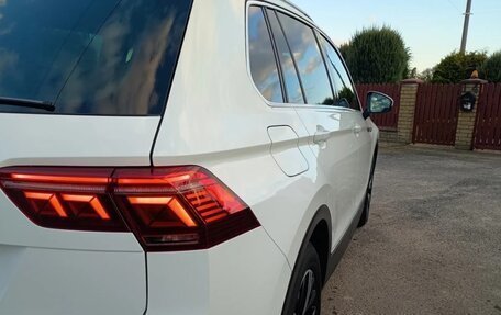 Volkswagen Tiguan II, 2021 год, 2 710 000 рублей, 10 фотография