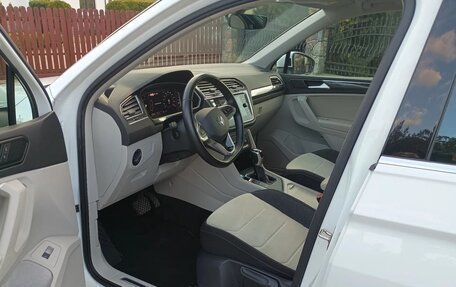 Volkswagen Tiguan II, 2021 год, 2 710 000 рублей, 14 фотография