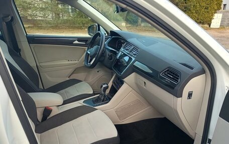 Volkswagen Tiguan II, 2021 год, 2 710 000 рублей, 22 фотография