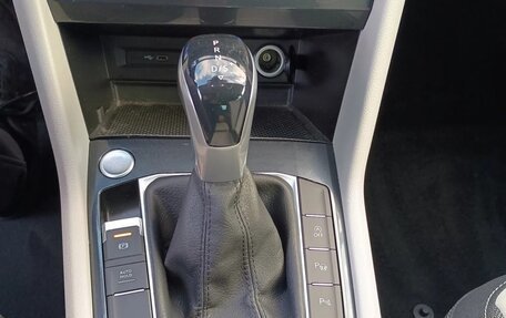 Volkswagen Tiguan II, 2021 год, 2 710 000 рублей, 19 фотография