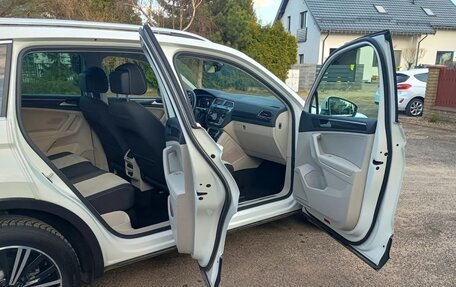 Volkswagen Tiguan II, 2021 год, 2 710 000 рублей, 26 фотография