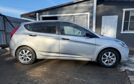 Hyundai Solaris II рестайлинг, 2013 год, 420 000 рублей, 3 фотография