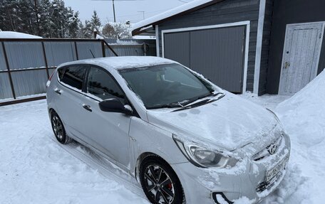 Hyundai Solaris II рестайлинг, 2013 год, 420 000 рублей, 13 фотография