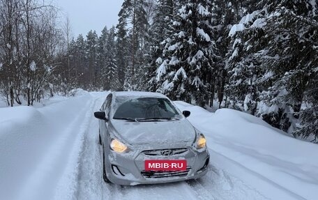 Hyundai Solaris II рестайлинг, 2013 год, 420 000 рублей, 15 фотография