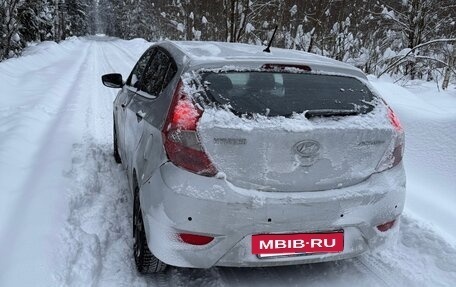 Hyundai Solaris II рестайлинг, 2013 год, 420 000 рублей, 14 фотография