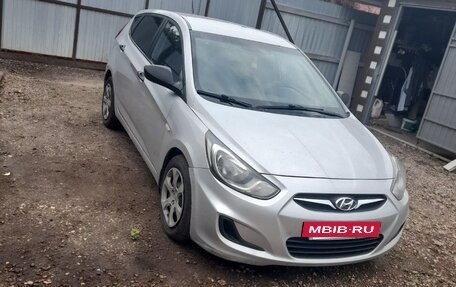 Hyundai Solaris II рестайлинг, 2013 год, 420 000 рублей, 12 фотография