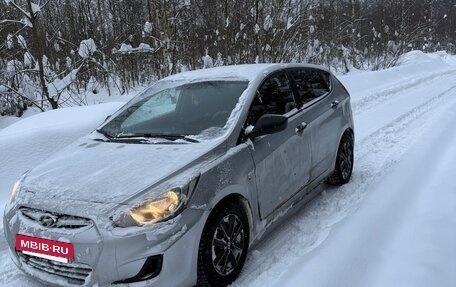 Hyundai Solaris II рестайлинг, 2013 год, 420 000 рублей, 17 фотография