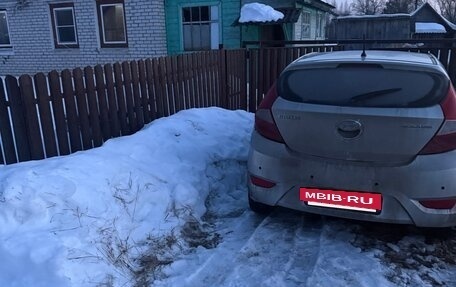 Hyundai Solaris II рестайлинг, 2013 год, 420 000 рублей, 11 фотография