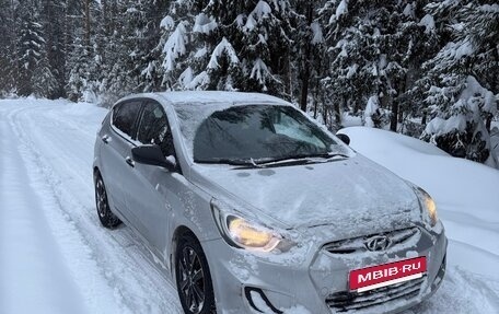 Hyundai Solaris II рестайлинг, 2013 год, 420 000 рублей, 18 фотография