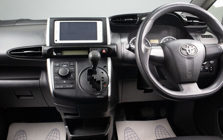 Toyota Wish II, 2013 год, 1 579 000 рублей, 9 фотография