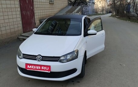 Volkswagen Polo VI (EU Market), 2012 год, 699 000 рублей, 2 фотография