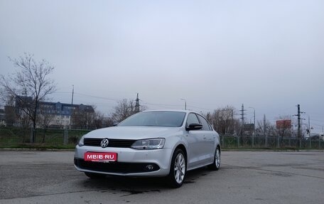 Volkswagen Jetta VI, 2013 год, 995 000 рублей, 1 фотография