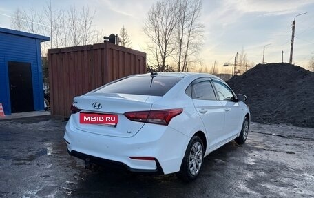 Hyundai Solaris II рестайлинг, 2017 год, 1 180 000 рублей, 3 фотография