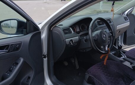 Volkswagen Jetta VI, 2013 год, 995 000 рублей, 5 фотография