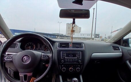 Volkswagen Jetta VI, 2013 год, 995 000 рублей, 8 фотография