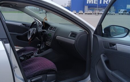 Volkswagen Jetta VI, 2013 год, 995 000 рублей, 4 фотография