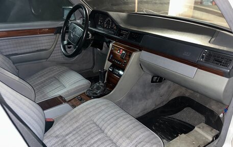 Mercedes-Benz W124, 1992 год, 300 000 рублей, 13 фотография