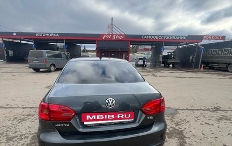 Volkswagen Jetta VI, 2011 год, 750 000 рублей, 3 фотография