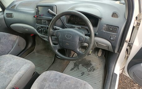 Toyota Raum I, 1999 год, 365 000 рублей, 11 фотография