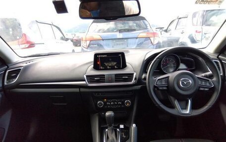 Mazda Axela, 2018 год, 1 800 000 рублей, 7 фотография