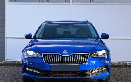 Skoda Superb III рестайлинг, 2022 год, 2 475 000 рублей, 1 фотография