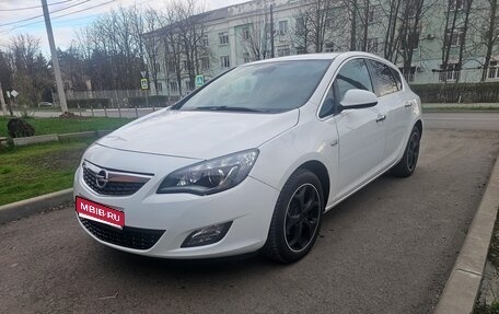 Opel Astra J, 2010 год, 750 000 рублей, 1 фотография