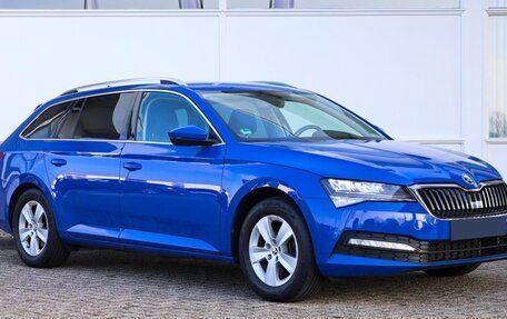 Skoda Superb III рестайлинг, 2022 год, 2 475 000 рублей, 4 фотография