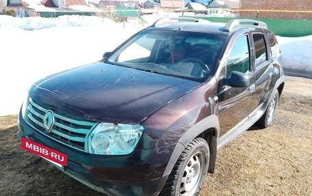 Renault Duster I рестайлинг, 2014 год, 830 000 рублей, 2 фотография