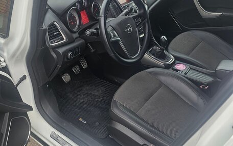 Opel Astra J, 2010 год, 750 000 рублей, 11 фотография