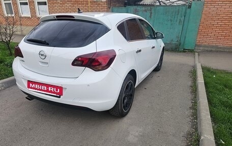 Opel Astra J, 2010 год, 750 000 рублей, 4 фотография