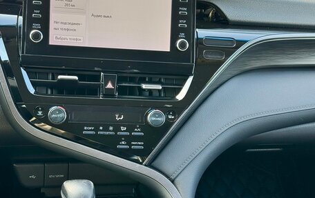 Toyota Camry, 2021 год, 3 100 000 рублей, 10 фотография