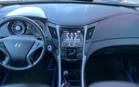 Hyundai Sonata VI, 2010 год, 1 075 000 рублей, 14 фотография