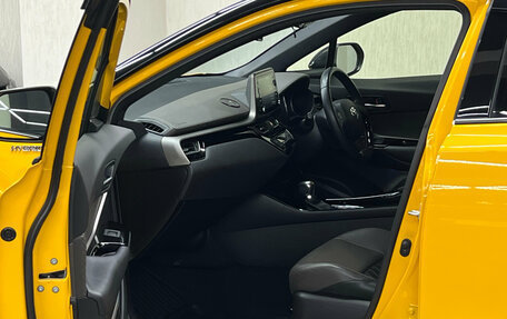 Toyota C-HR I рестайлинг, 2020 год, 2 547 000 рублей, 21 фотография