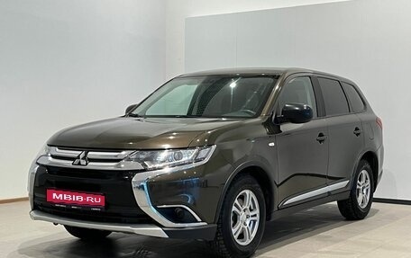 Mitsubishi Outlander III рестайлинг 3, 2018 год, 1 990 000 рублей, 1 фотография