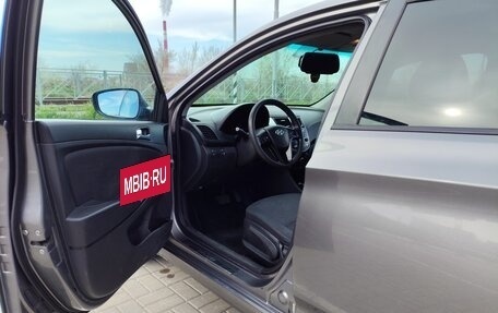 Hyundai Solaris II рестайлинг, 2011 год, 830 000 рублей, 8 фотография