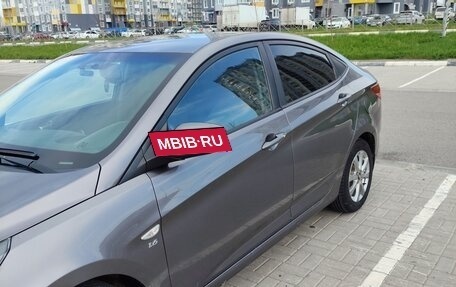 Hyundai Solaris II рестайлинг, 2011 год, 830 000 рублей, 5 фотография