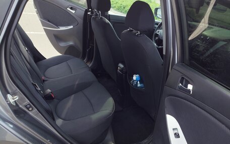 Hyundai Solaris II рестайлинг, 2011 год, 830 000 рублей, 18 фотография