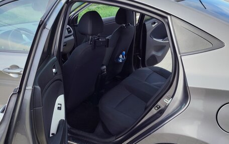 Hyundai Solaris II рестайлинг, 2011 год, 830 000 рублей, 19 фотография