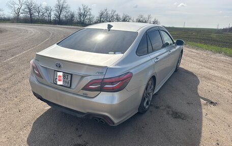 Toyota Crown, 2018 год, 2 980 000 рублей, 4 фотография