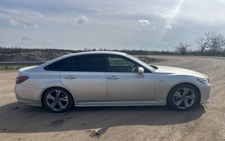 Toyota Crown, 2018 год, 2 980 000 рублей, 3 фотография