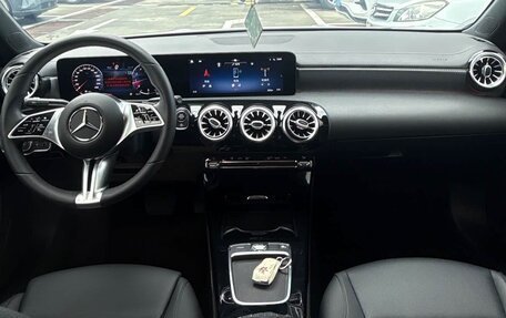 Mercedes-Benz A-Класс, 2023 год, 2 200 800 рублей, 8 фотография