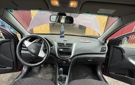 Hyundai Solaris II рестайлинг, 2012 год, 650 000 рублей, 4 фотография