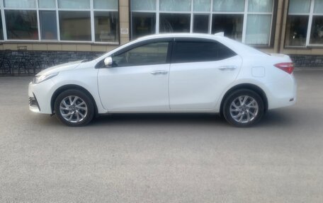 Toyota Corolla, 2018 год, 1 880 000 рублей, 10 фотография