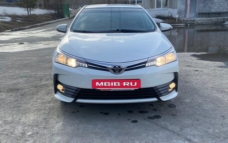 Toyota Corolla, 2018 год, 1 880 000 рублей, 4 фотография