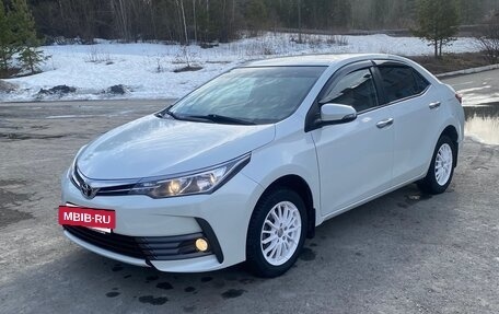 Toyota Corolla, 2018 год, 1 880 000 рублей, 2 фотография