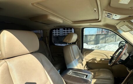 Cadillac Escalade III, 2007 год, 750 000 рублей, 8 фотография