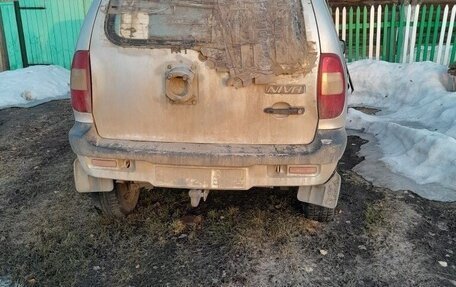 Chevrolet Niva I рестайлинг, 2004 год, 240 000 рублей, 3 фотография