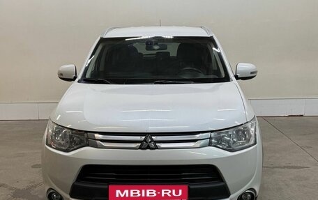 Mitsubishi Outlander III рестайлинг 3, 2014 год, 1 247 000 рублей, 2 фотография