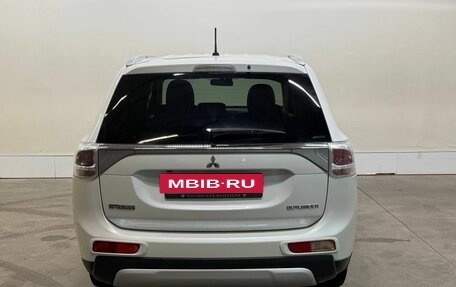 Mitsubishi Outlander III рестайлинг 3, 2014 год, 1 247 000 рублей, 5 фотография
