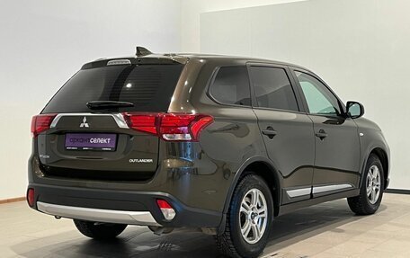 Mitsubishi Outlander III рестайлинг 3, 2018 год, 1 990 000 рублей, 5 фотография